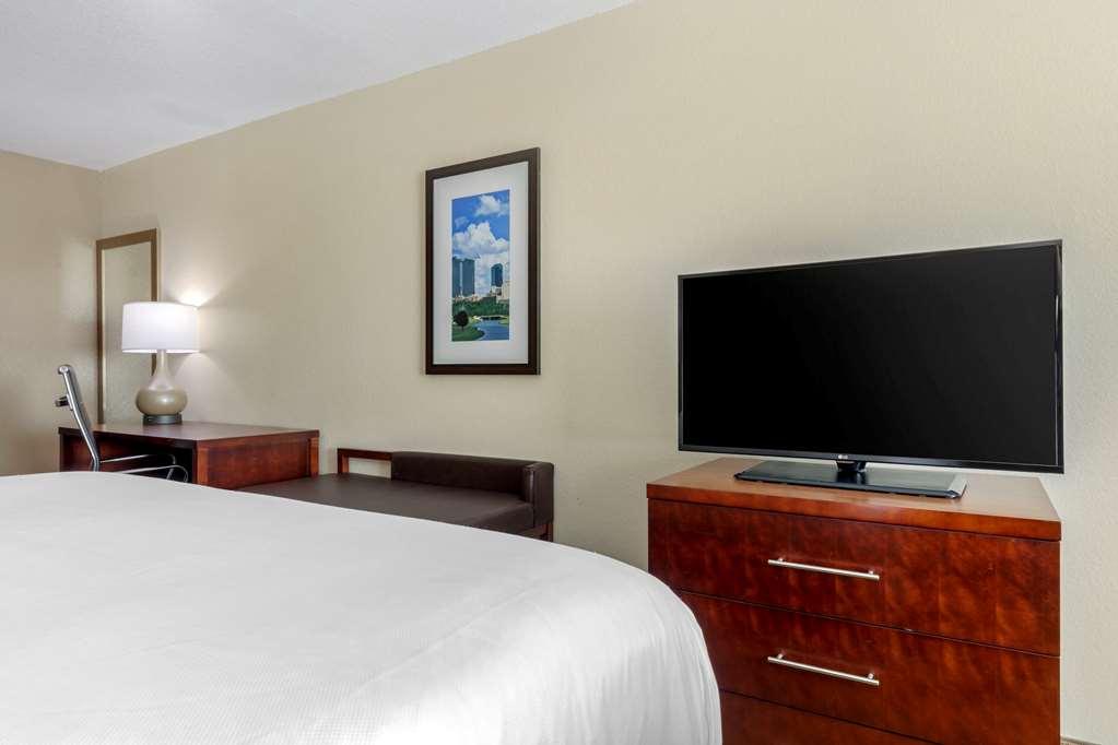 Comfort Suites Benbrook Room photo