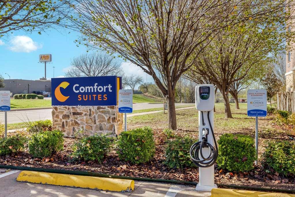 Comfort Suites Benbrook Exterior photo