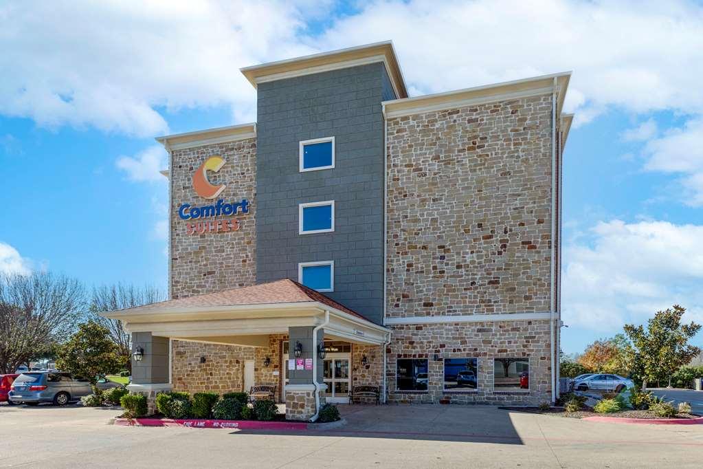 Comfort Suites Benbrook Exterior photo