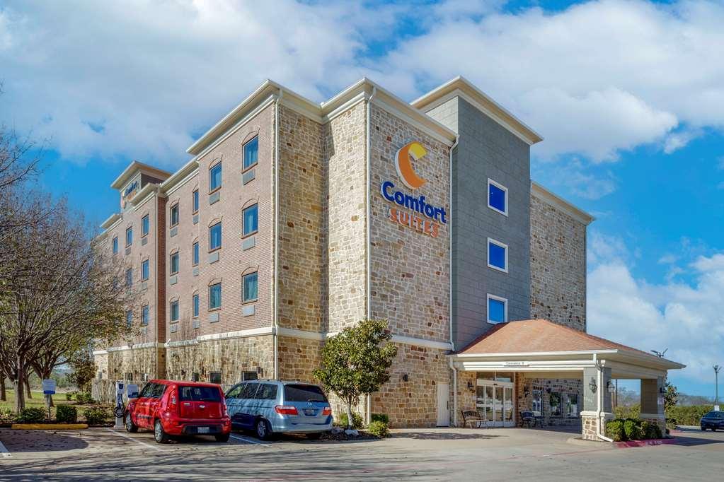 Comfort Suites Benbrook Exterior photo