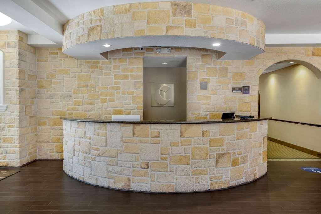 Comfort Suites Benbrook Interior photo