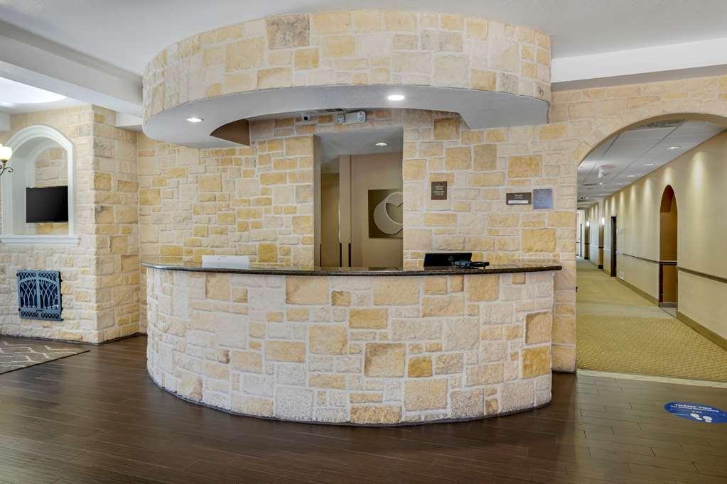 Comfort Suites Benbrook Interior photo