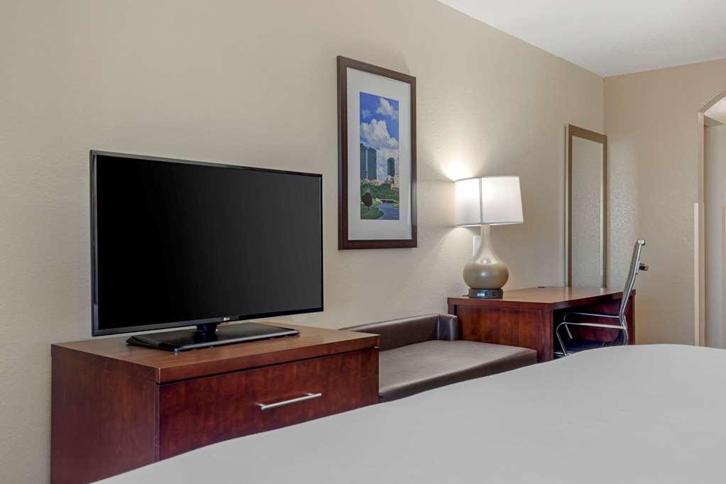 Comfort Suites Benbrook Room photo